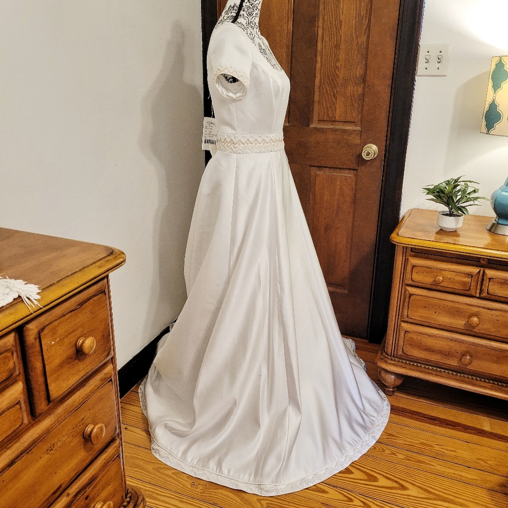 NWT St. Patrick 3505 White Bridal Gown Sz 10 - Picture 5 of 16